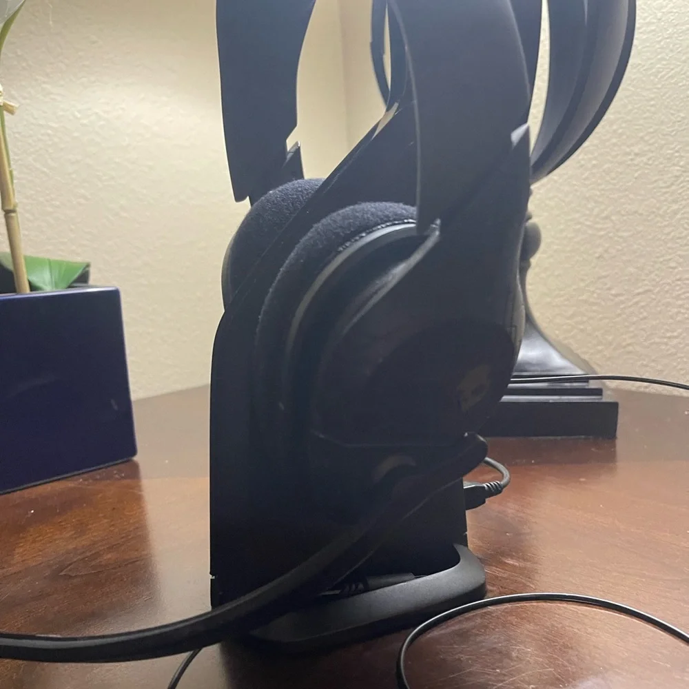 SkullCandy PS3 PS4 Bluetooth Gaming Headset with Microphone & Charging Station
